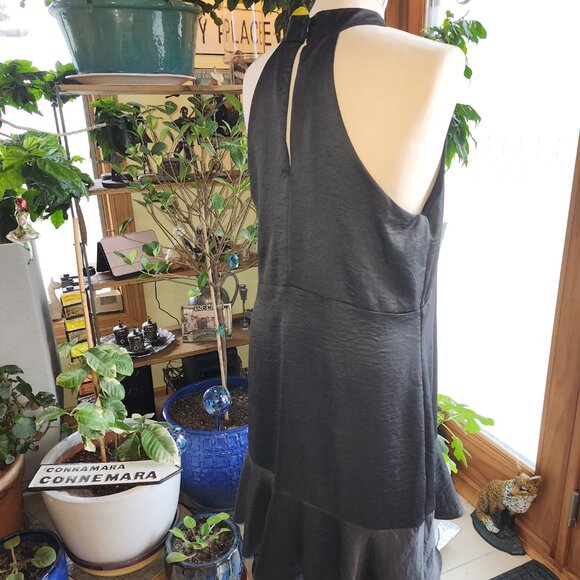 Elegant Nine West Black Crushed Satin Halter Mini Dress - Picture 4 of 13